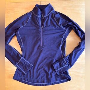 Mountain Hardware XS purple light weight quarter zip base layer thumb hole